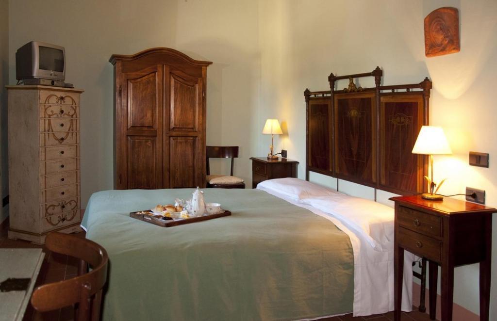 Agriturismo Fattoria Rozzalupi سيريتو غيدي الغرفة الصورة