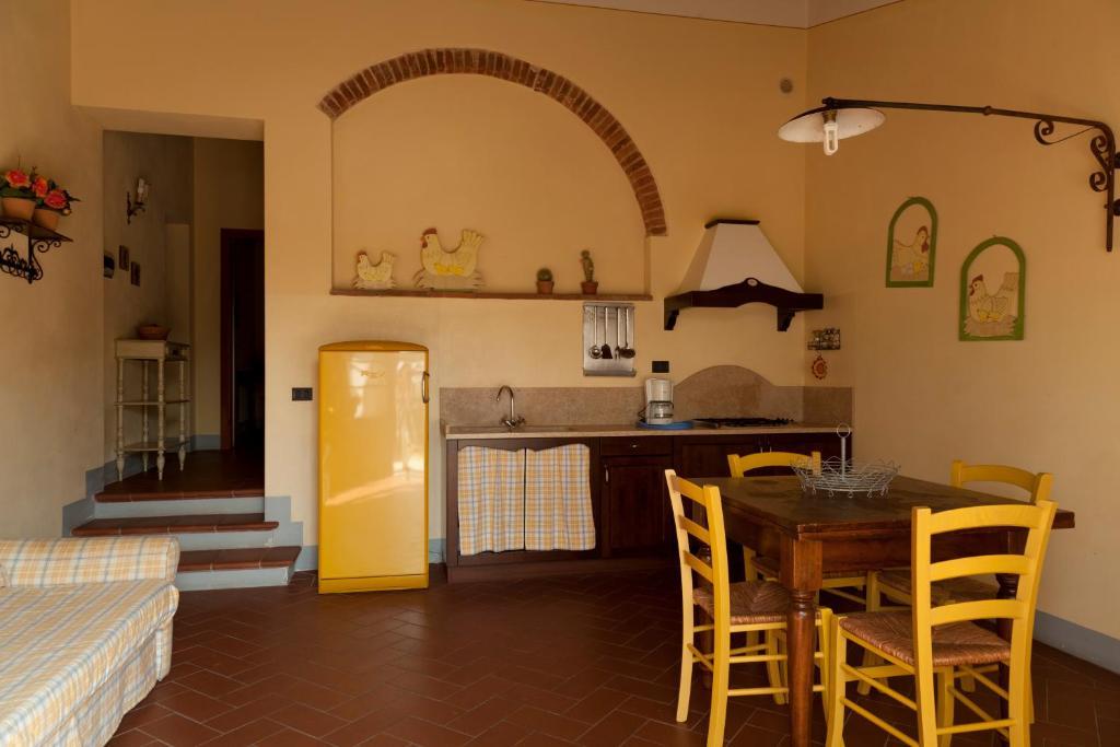 Agriturismo Fattoria Rozzalupi سيريتو غيدي الغرفة الصورة