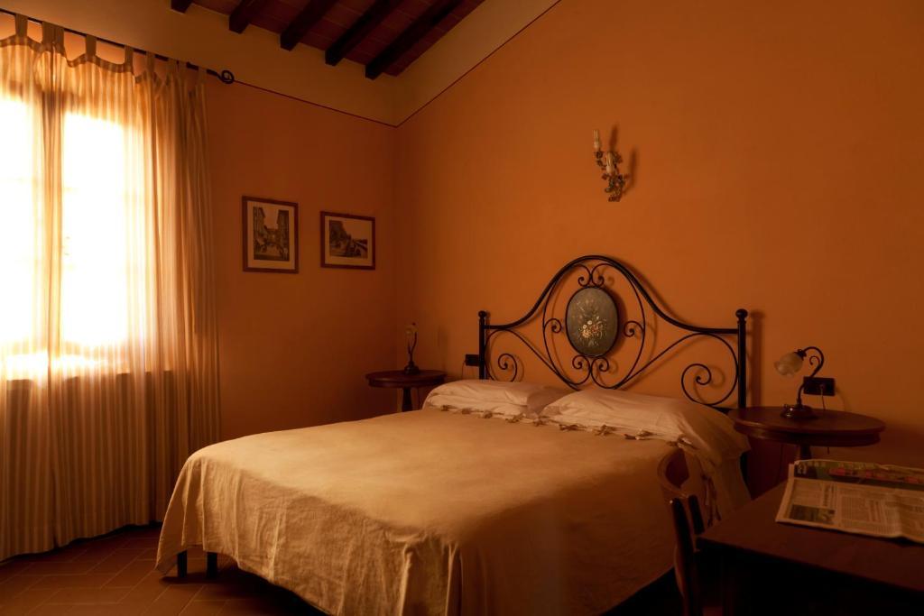 Agriturismo Fattoria Rozzalupi سيريتو غيدي الغرفة الصورة