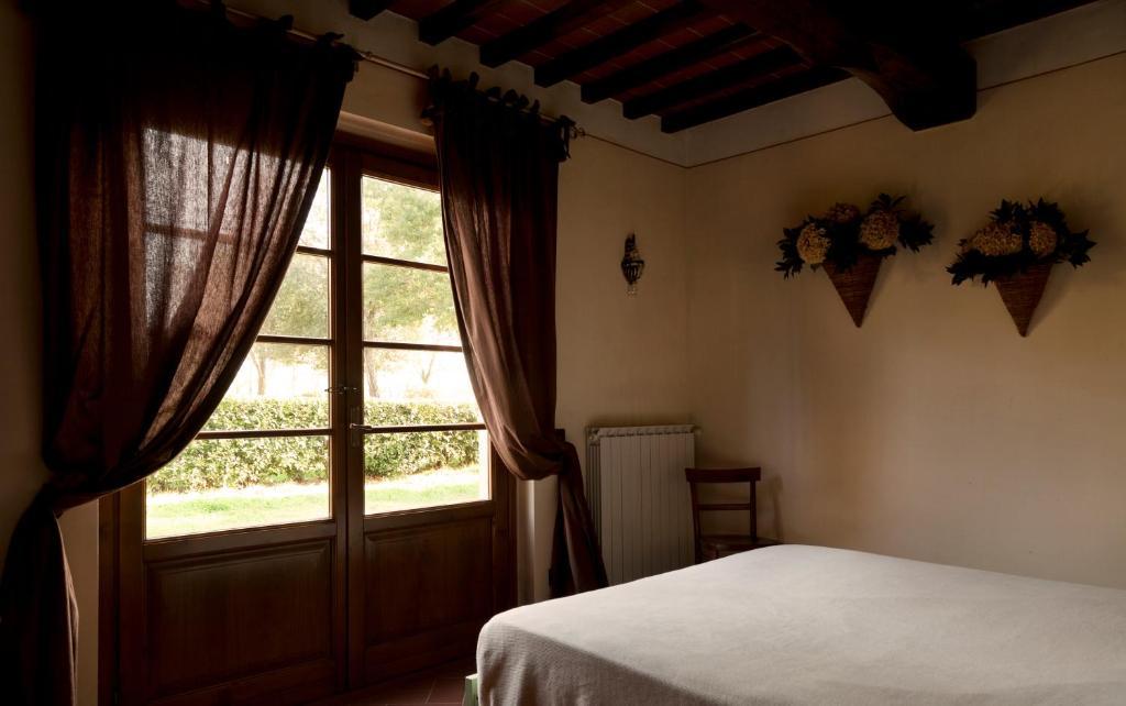 Agriturismo Fattoria Rozzalupi سيريتو غيدي الغرفة الصورة