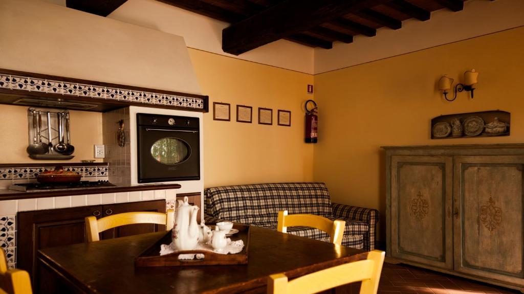 Agriturismo Fattoria Rozzalupi سيريتو غيدي الغرفة الصورة