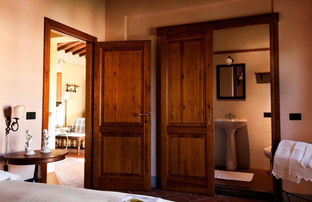 Agriturismo Fattoria Rozzalupi سيريتو غيدي الغرفة الصورة