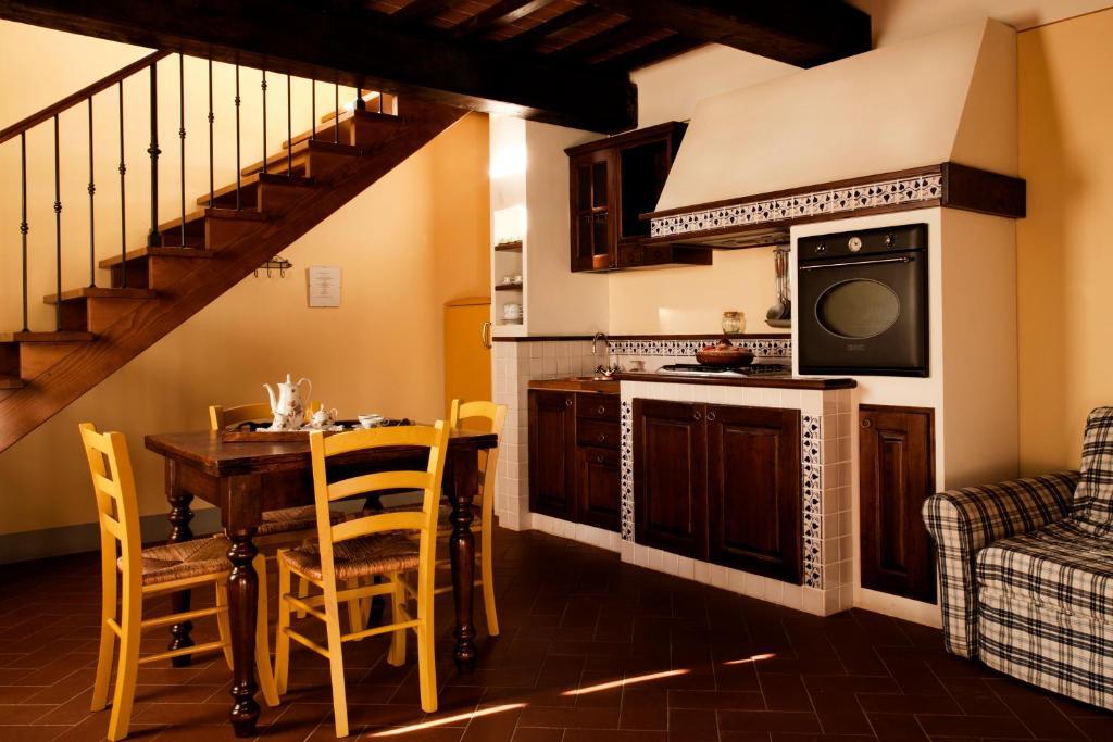 Agriturismo Fattoria Rozzalupi سيريتو غيدي الغرفة الصورة