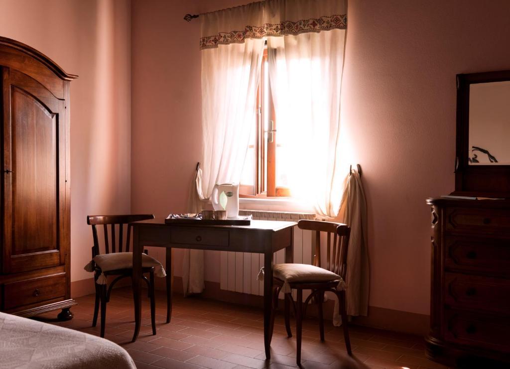 Agriturismo Fattoria Rozzalupi سيريتو غيدي الغرفة الصورة