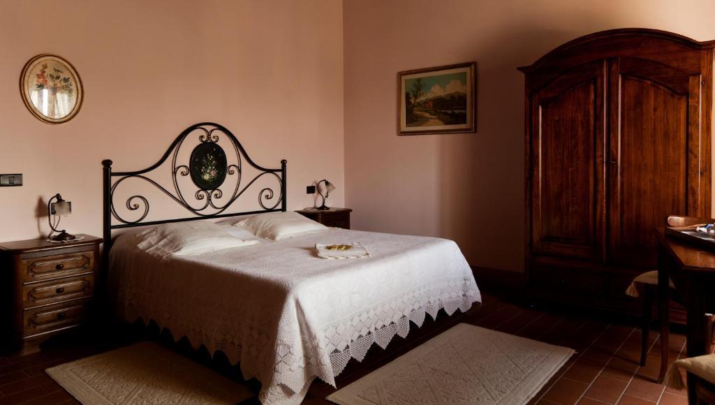 Agriturismo Fattoria Rozzalupi سيريتو غيدي الغرفة الصورة