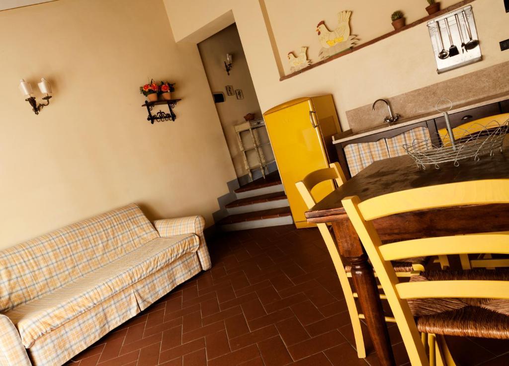 Agriturismo Fattoria Rozzalupi سيريتو غيدي الغرفة الصورة